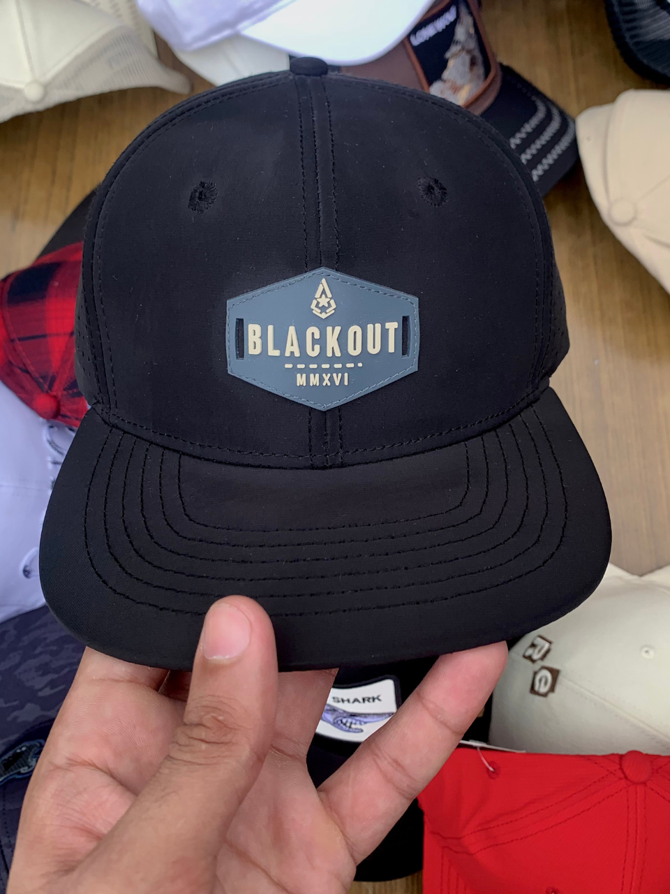 " Blackout Black Cap "
